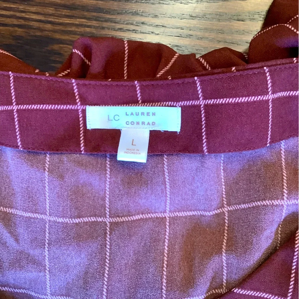 NWT Lauren Conrad Ruffle Plaid Dark Red Plaid Cropped Blouse, Sz L - Picture 3 of 4